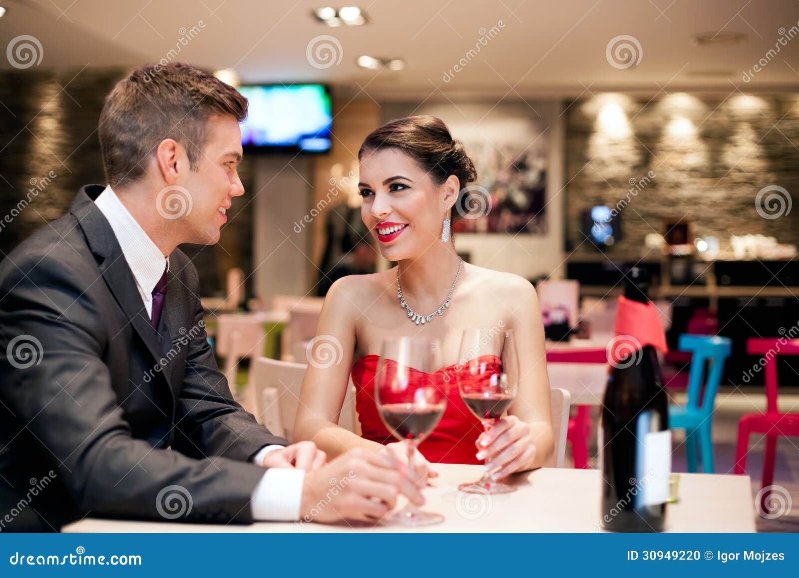 NaomiDate Evaluation 2025: My Handle This Eastern Dating Website
